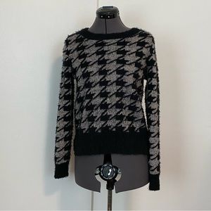 Furry Black Gray Houndstooth Pullover Sweater Size Small